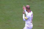 VÍDEO: Bolsonarista Felipe Melo faz “arminha” após ser chamado de “bandido” por torcida