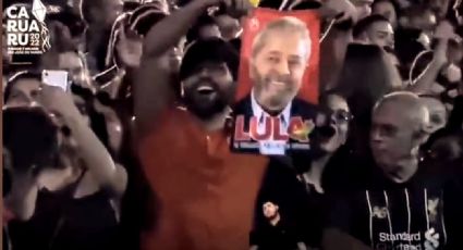 VÍDEO: “Toalha do Lula” faz sucesso em show de Alceu Valença