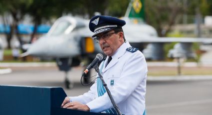 Comandante da Força Aérea dá invertida inacreditável em golpista apoiador de Bolsonaro