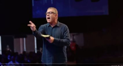 VÍDEO: "Não imagino Jesus entrando numa festa de aniversário e dizendo 'aqui é Jeová' e pá", diz pastor