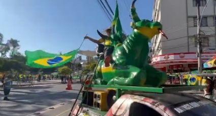 VÍDEO - Apoiador vai de "GadoMóvel" à convenção de Bolsonaro: "Somos gado patriota"