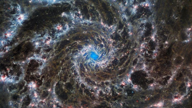 A 'galáxia fantasma' Messier 74, fotografada pelo supertelescópio James Webb.