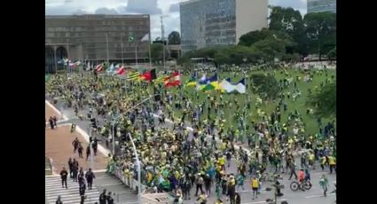 Vídeo impressionante mostra o exato momento em que terroristas bolsonaristas invadem o Congresso