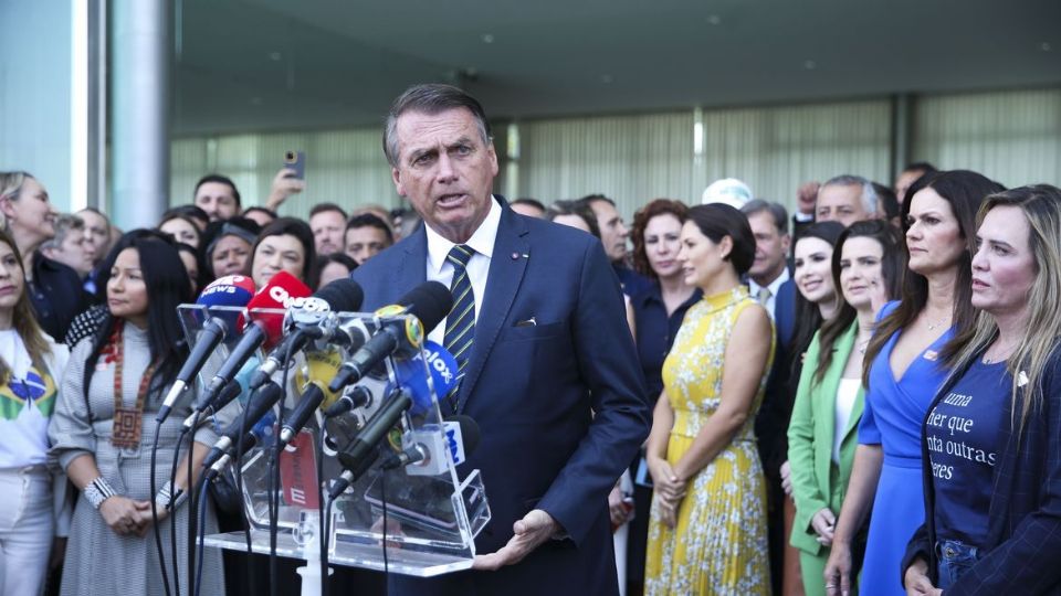 Ministro do TSE confirma nova investigação que pode deixar Bolsonaro inelegível