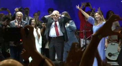 VÍDEO - Ministério do Amor: Lula beija Janja e pede para Alckmin beijar a esposa, dona Lu