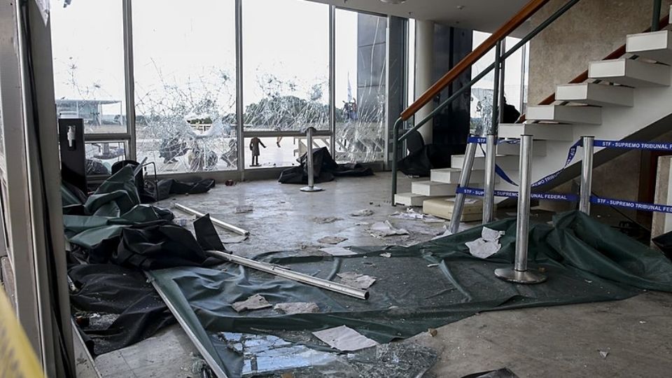 Golpes e calotes: o histórico de idosa acusada de financiar ataques a Brasília