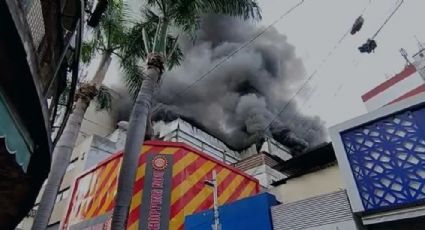 VÍDEOS: Parte de shopping desaba em incêndio que atinge Lojas Americanas em Nova Iguaçu