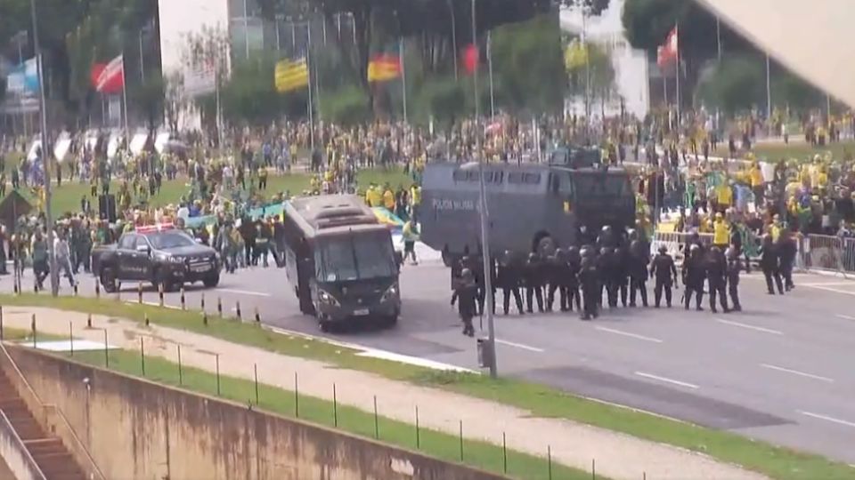 As imagens são do circuito de câmeras do Supremo Tribunal Federal e já tinham sido entregues à Polícia Federal