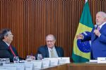 Lula convoca comando das Forças Armadas e fala com Clinton, ex-presidente dos EUA