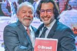 VÍDEO: Ricardo Stuckert, fotógrafo de Lula, vira inspiração para fantasia no Carnaval