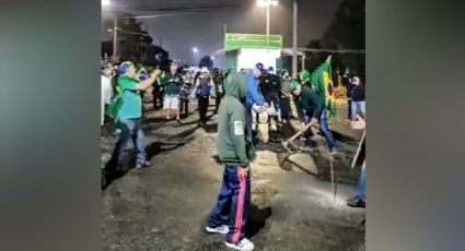 Terroristas tentam tomar refinarias e fazem bloqueios em rodovias pelo país