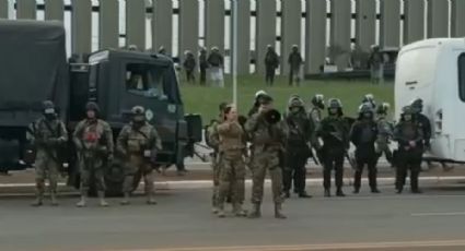 VÍDEO - "Saiam em paz", pede militar do Exército em desocupação de acampamento terrorista