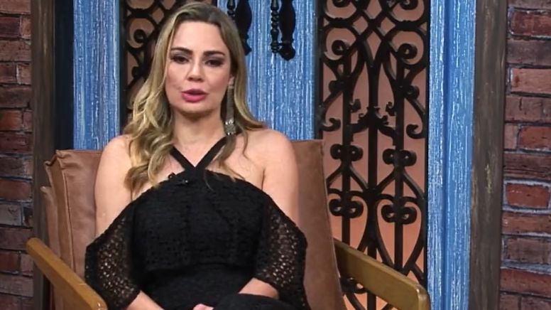 A Fazenda - Rachel Sheherazade detona Jenny:  "Agressiva e descontrolada"