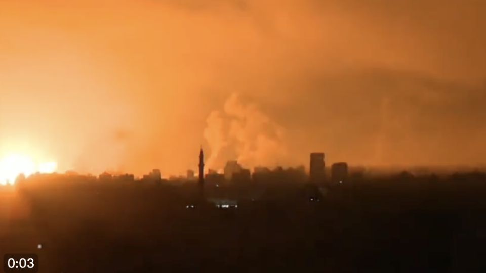 O sábado começou com intenso bombardeio em Gaza