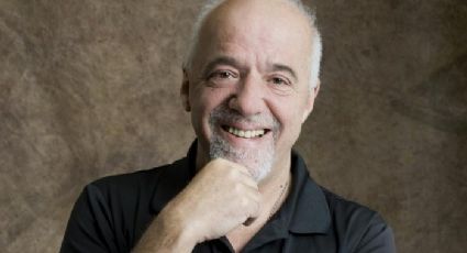 Paulo Coelho: Bolsonaro deveria desmentir aliados desesperados