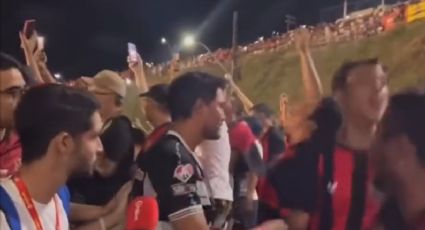 VÍDEO: Ex-jogador tem celular furtado durante entrevista no campo