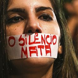 Uma mulher é vítima de feminicídio por parceiro ou familiar a cada 10 minutos, alerta ONU