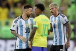 Rodrygo enfrenta ofensas raciais em suas redes após discussão com Messi