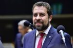 Em menos de 1 ano, Boulos aprova mais projetos de lei que Bolsonaro a vida toda