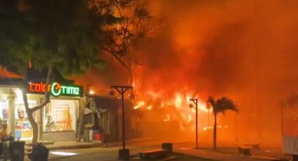 IMAGENS FORTES: Incêndio irrompe em restaurante, bombeiros demoram e população apaga o fogo sozinha