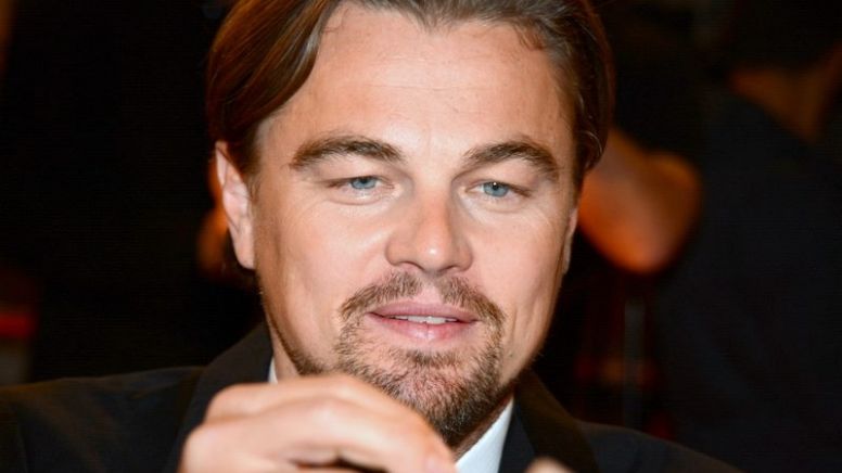 Leonardo DiCaprio leva invertida de ex-jogador do Arsenal por só namorar mulheres de até 25 anos