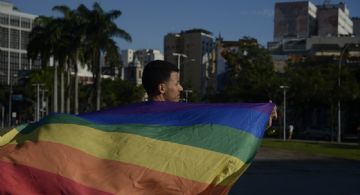 Mais de 340 projetos de lei anti-LGBT+ tramitam no Brasil, mostra levantamento