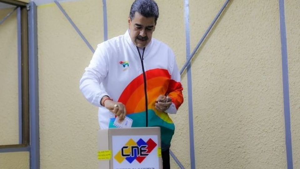 Nicolás Maduro votou no plebiscito sobre a região de Esequibo neste sábado