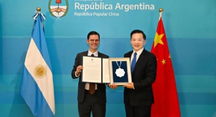 Presidente do principal grupo de mídia da China recebe prêmio da Argentina