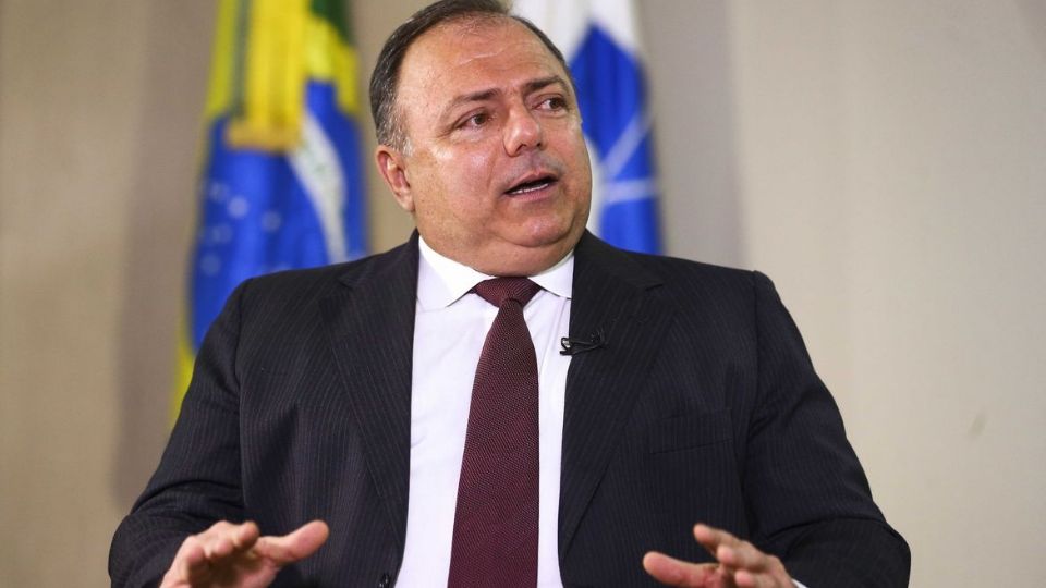 Pazuello nomeia advogado suspeito de negociar vacinas da Pfizer