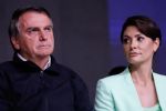 Denúncia de que Bolsonaro “dava uns tapas em Michelle” é enviada à PF pelo STF