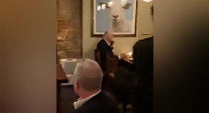 VÍDEO: Biden sai para jantar em restaurante e mulher protesta por Cuba e Ucrânia