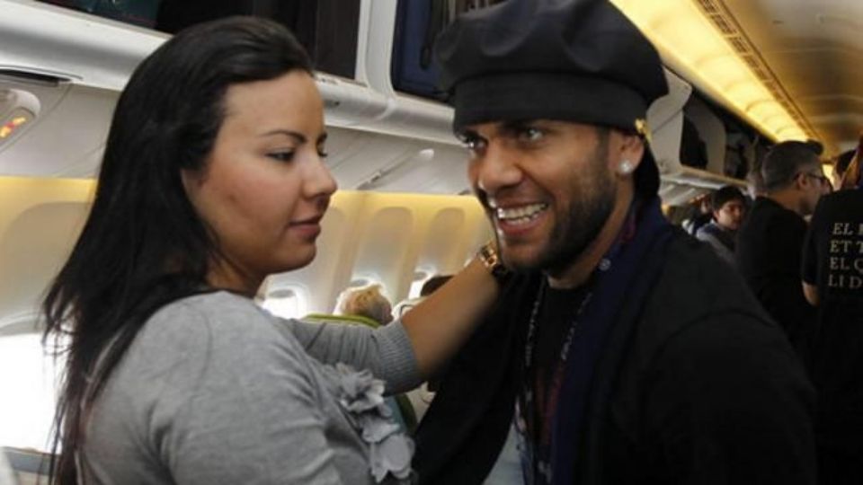 Ex de Daniel Alves dá explicação inacreditável para versões contraditórias do jogador