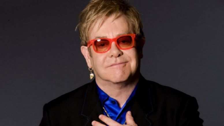 Saiba por que Elton John pode ter recusado convite para tocar na posse de Rei Charles