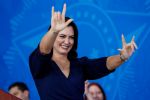 Michelle Bolsonaro se pronuncia sobre troca de silicone que fez nos seios e despesas pessoais