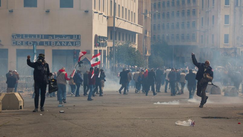 Manifestantes tentaram invadir Palácio da Presidência, em Beirute, que está vazio desde outubro de 2022