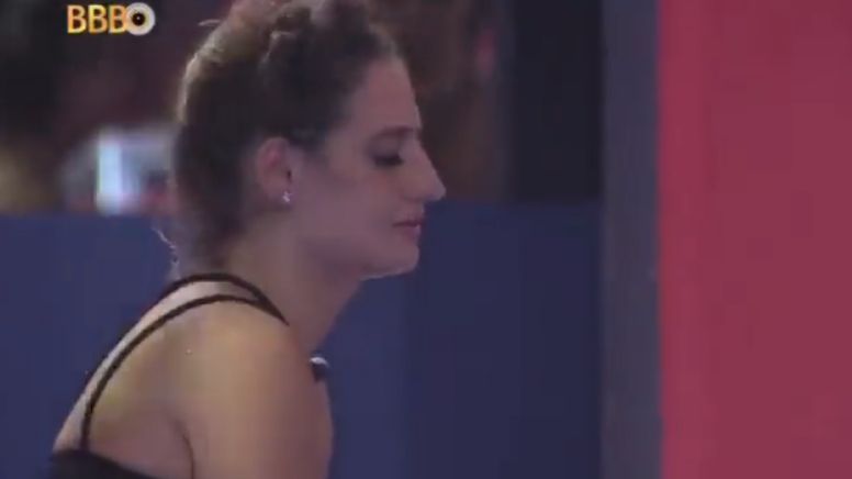 BBB 23: participante insiste em beijar colega e produção do programa intervém