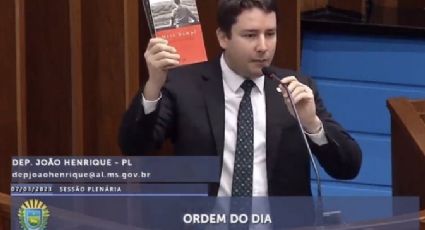 VÍDEO: Deputado bolsonarista exalta livro de Hitler em plena tribuna