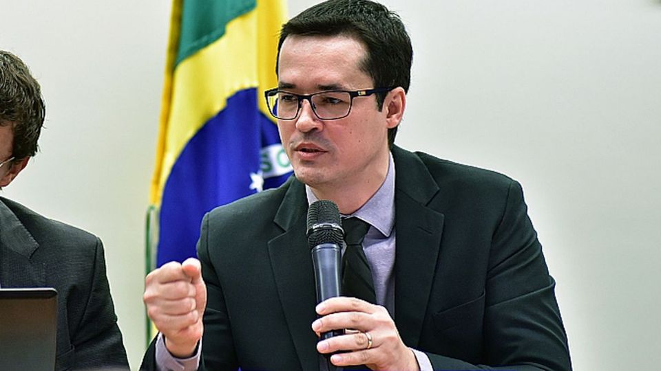 VÍDEO - Dallagnol mente sobre PL das Fake News: “Vão censurar a Bíblia”