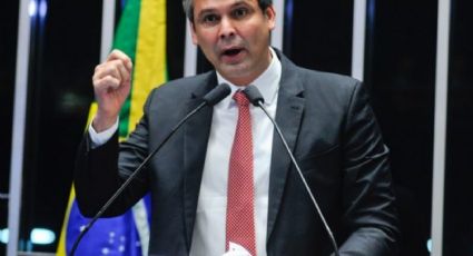 VÍDEO - CPMI dos Atos Golpistas: Bolsonaro organizou o 8 de janeiro, dispara Lindbergh Farias