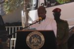 Ditador da Uganda propõe extermínio das pessoas LGBTI+: "perigosos para a humanidade"
