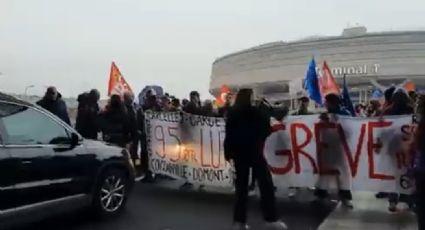 Grevistas acabam com feriadão na França e travam o país inteiro; entenda o motivo