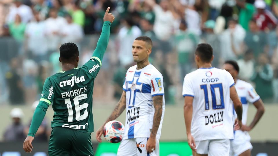 Endrick marcou para o Palmeiras no primeiro jogo da final; Bruno Mezenga fez os dois do Água Santa, que agora joga pelo empate