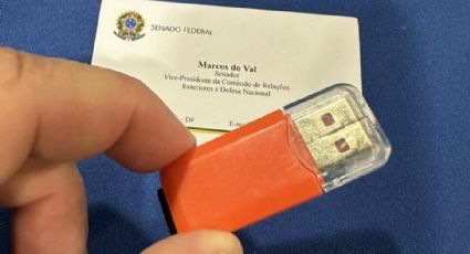 Do Val, senador que faz cosplay da SWAT, mostra pen drive e diz que “Lula cairá”