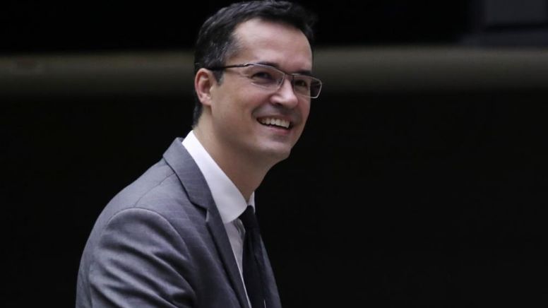 Legado de Dallagnol na Câmara foi ser humilhado por Dino, Glauber Braga e Boulos; relembre