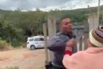 VÍDEO: PM agride idosa de 70 anos com soco na cara; veja