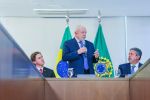 Lula se reúne com bancadas para buscar base "mais extensa e firme" após vitória contra Lira