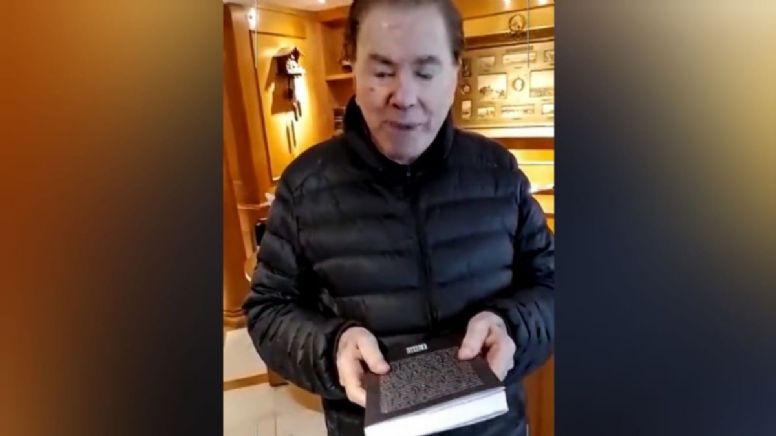 VÍDEO: Silvio Santos aparece sem dentadura comentando livro sobre sua vida