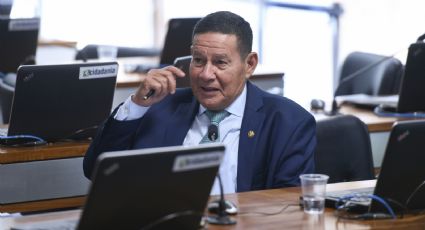 Mourão sai em defesa do "cidadão de bem" Mauro Cid e toma pito de bolsonarista radical