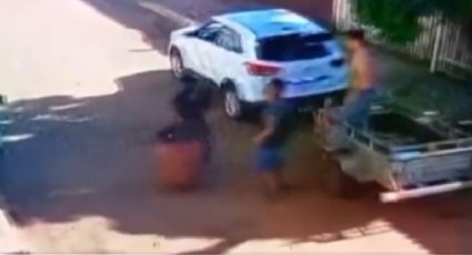 VÍDEO - Homem abandonado em tambor foi estuprado e torturado por patrão, diz polícia