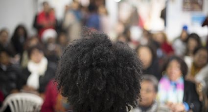 Trabalho da mulher negra representa quase 50% dos ganhos dos homens brancos